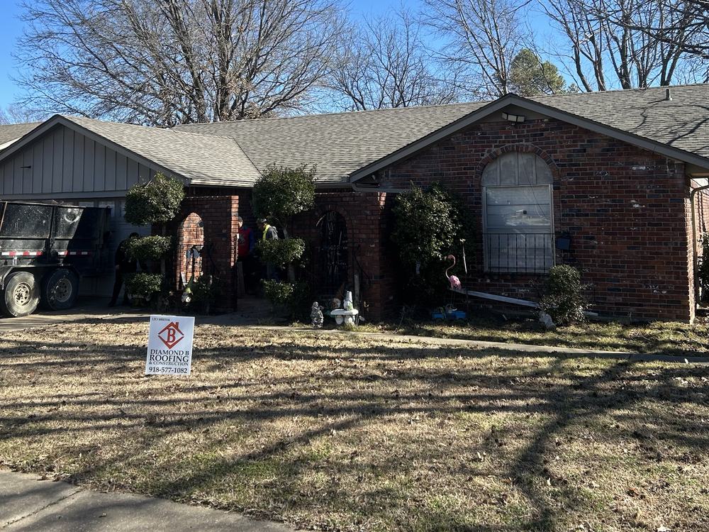 Tamko Heritage Weatherwood shingle roof replacement on a brick home in Muskogee, Oklahoma by Diamond B Roofing